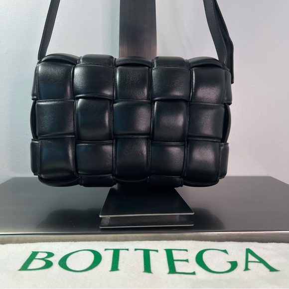 Authentic Bottega Veneta Cassette crossbody - Picture 4 of 14